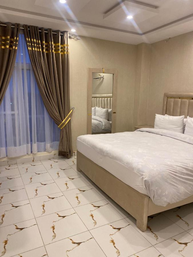 Luxe Suites Bahria Town 拉合尔 外观 照片