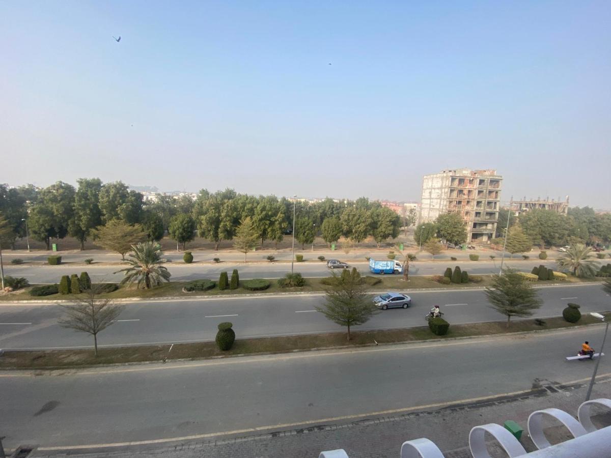 Luxe Suites Bahria Town 拉合尔 外观 照片